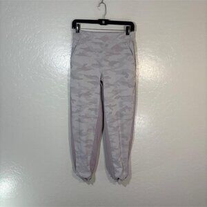 Athleta Brooklyn Lined Camo Jogger Pants Womens 2 Gray Camo Athletic